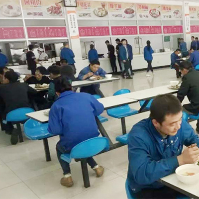 工廠(chǎng)飯?zhí)贸邪?></div>
        <p>工廠(chǎng)飯?zhí)贸邪?/p>
        <em>Factory canteen contract</em>
        <d>根據(jù)大小工廠(chǎng)人數(shù)情況提供工廠(chǎng)食堂承包經(jīng)營(yíng)方案，餐費(fèi)具體以采購(gòu)價(jià)格為準(zhǔn)，工廠(chǎng)員工每餐伙食價(jià)格會(huì)控制在15元以?xún)?nèi)......</d>
    </li>
    <li varid=